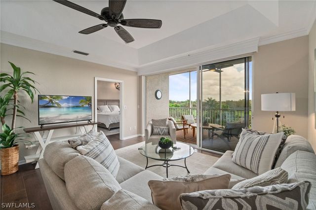 7687 Pebble Creek CIR 405, Naples, FL 34108