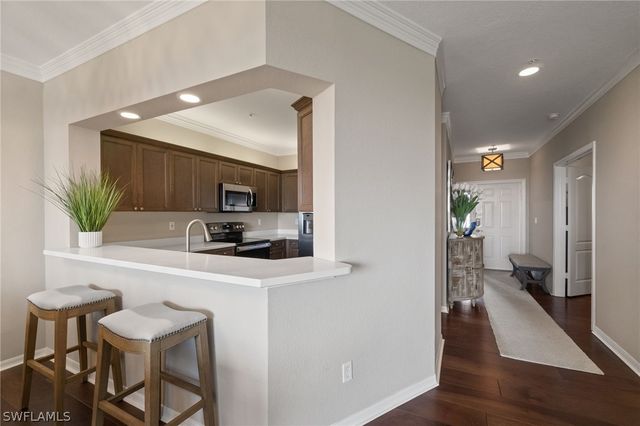 7687 Pebble Creek CIR 405, Naples, FL 34108