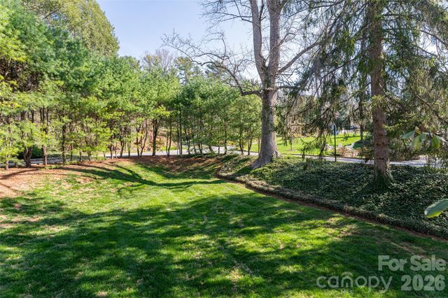 25 Blackwood Road, Asheville, NC 28804