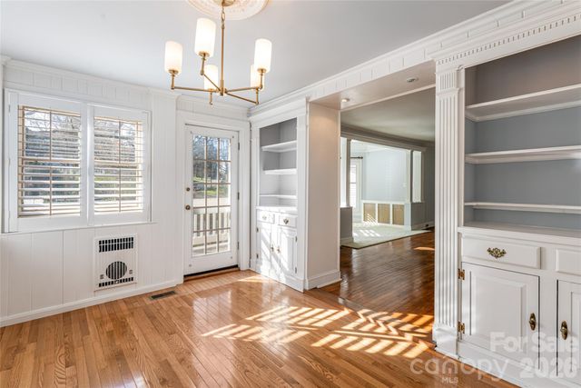 25 Blackwood Road, Asheville, NC 28804