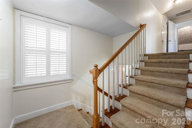 25 Blackwood Road, Asheville, NC 28804