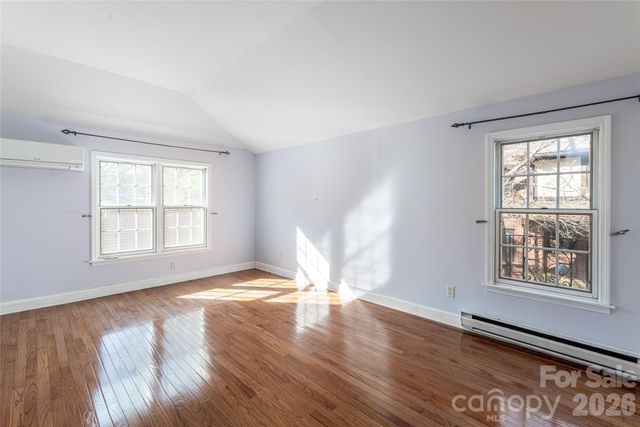 25 Blackwood Road, Asheville, NC 28804