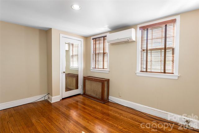 25 Blackwood Road, Asheville, NC 28804