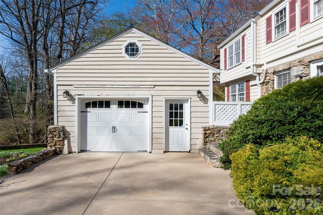 25 Blackwood Road, Asheville, NC 28804