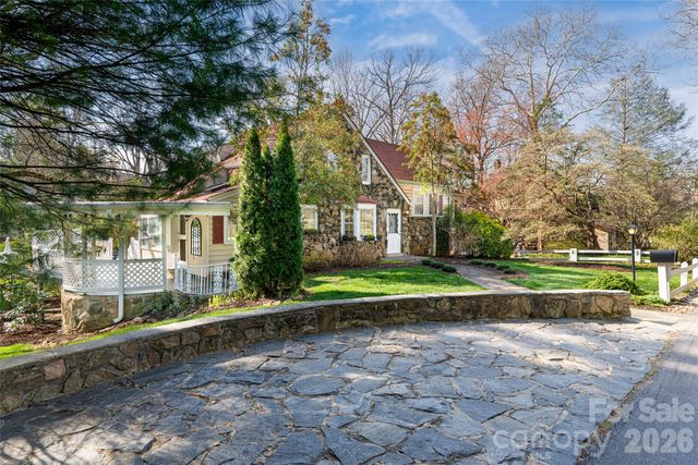 25 Blackwood Road, Asheville, NC 28804