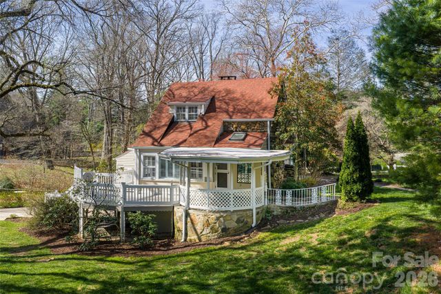 25 Blackwood Road, Asheville, NC 28804