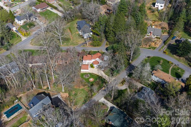 25 Blackwood Road, Asheville, NC 28804