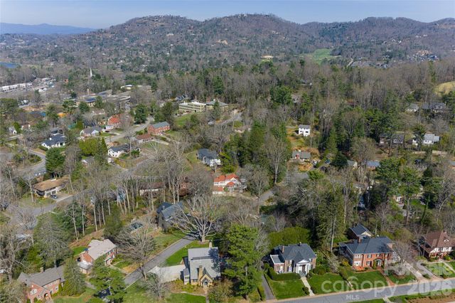 25 Blackwood Road, Asheville, NC 28804