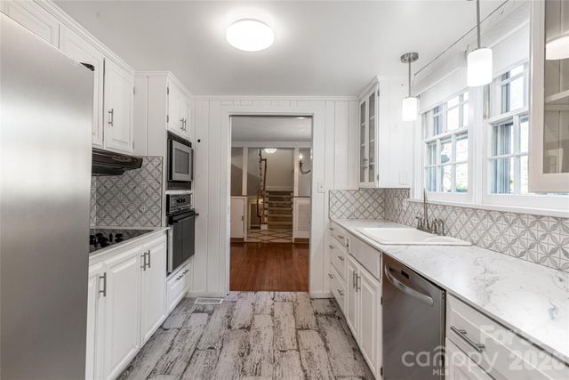 25 Blackwood Road, Asheville, NC 28804