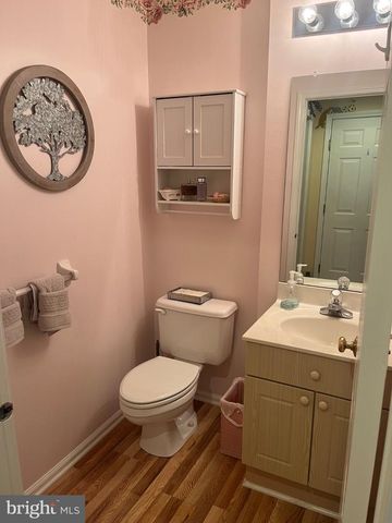 304 JULIAN DR E, Warwick, PA 18974