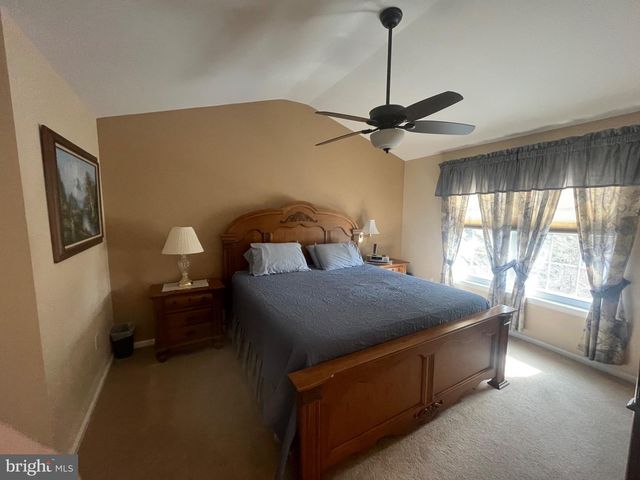 304 JULIAN DR E, Warwick, PA 18974