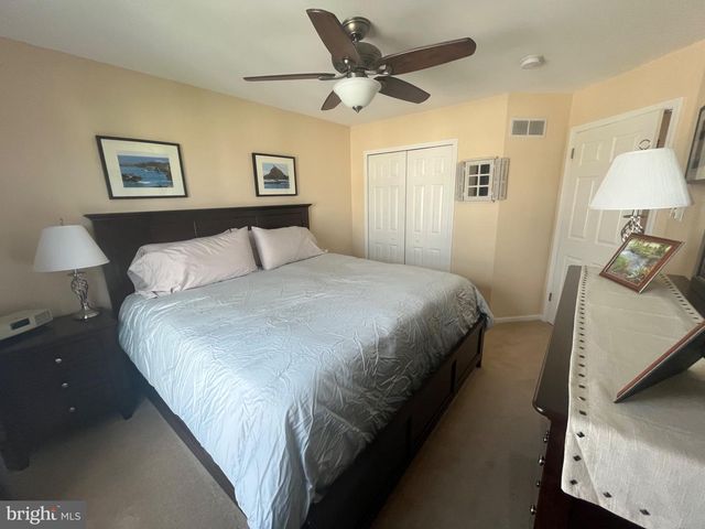304 JULIAN DR E, Warwick, PA 18974