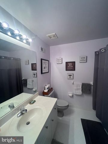 304 JULIAN DR E, Warwick, PA 18974