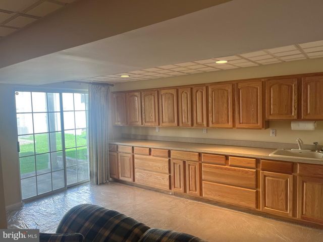 304 JULIAN DR E, Warwick, PA 18974
