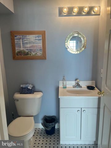 304 JULIAN DR E, Warwick, PA 18974
