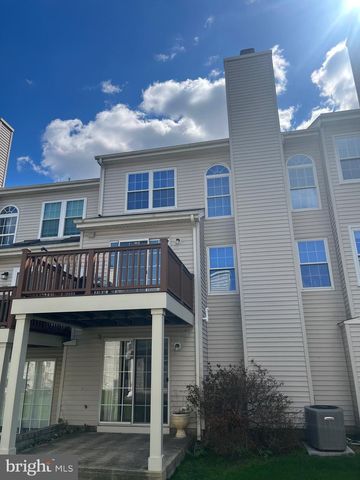 304 JULIAN DR E, Warwick, PA 18974