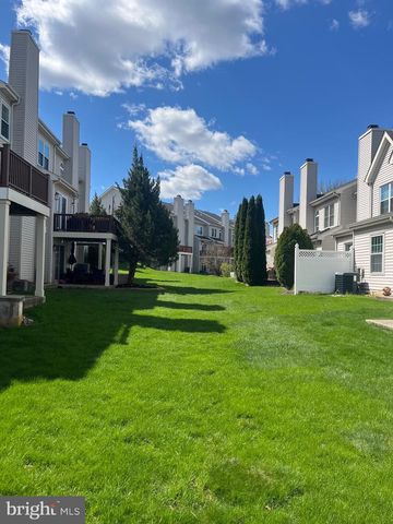 304 JULIAN DR E, Warwick, PA 18974