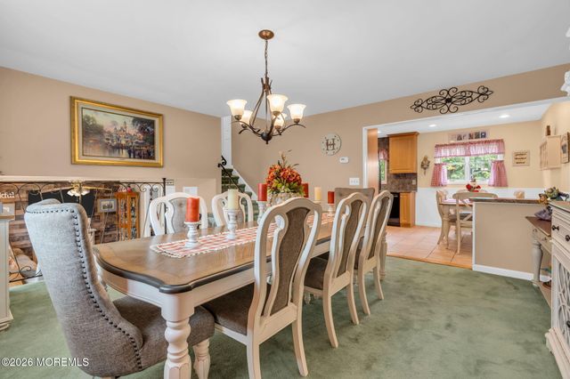 10 Garrett Place, New Monmouth, NJ 07748