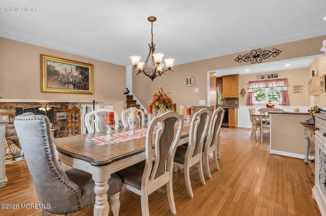10 Garrett Place, New Monmouth, NJ 07748