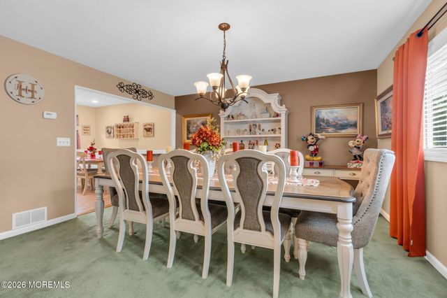10 Garrett Place, New Monmouth, NJ 07748