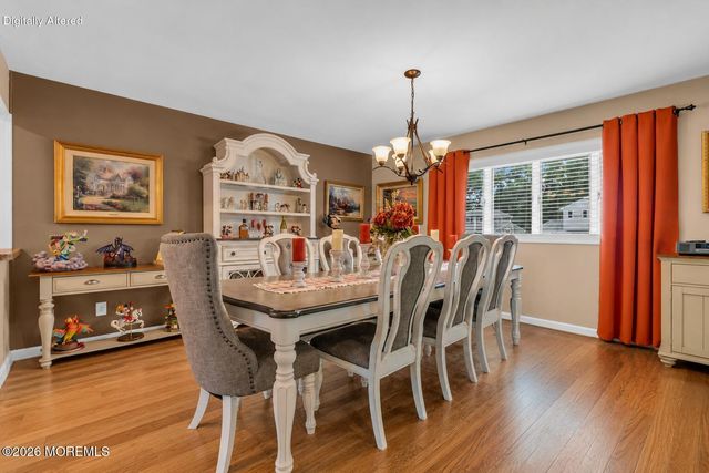 10 Garrett Place, New Monmouth, NJ 07748
