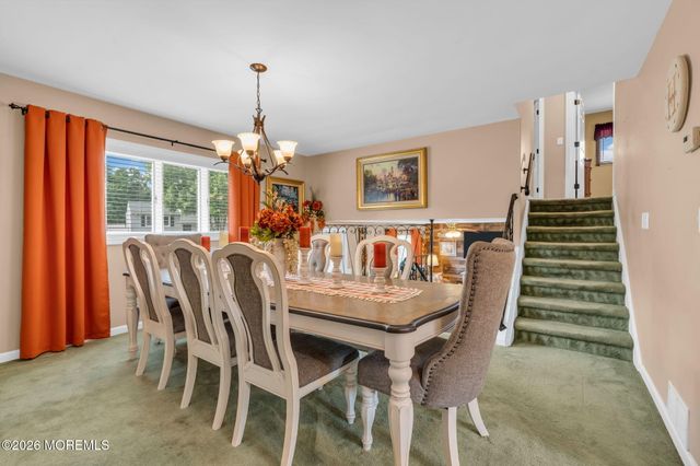 10 Garrett Place, New Monmouth, NJ 07748