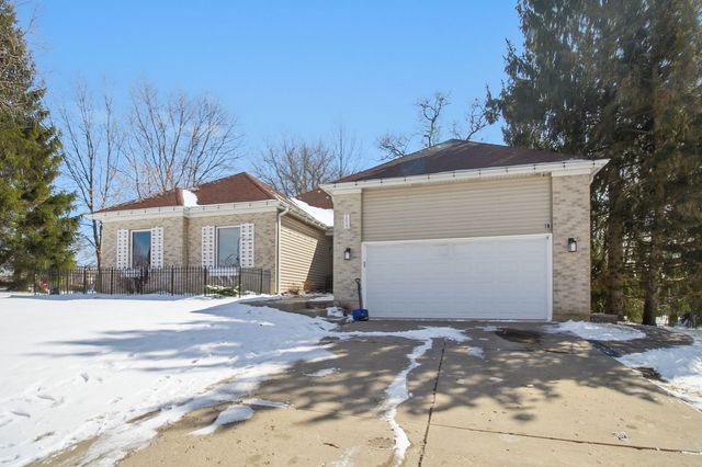 1022 Rosewood Drive, Carpentersville, IL 60110