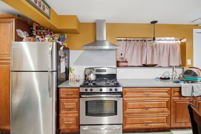 1022 Rosewood Drive, Carpentersville, IL 60110