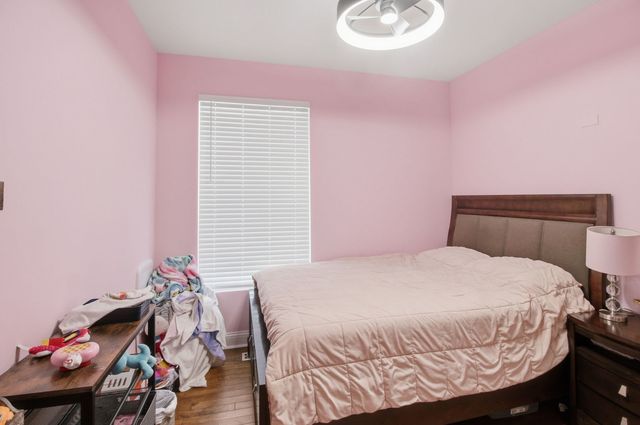 1022 Rosewood Drive, Carpentersville, IL 60110