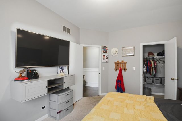 1022 Rosewood Drive, Carpentersville, IL 60110