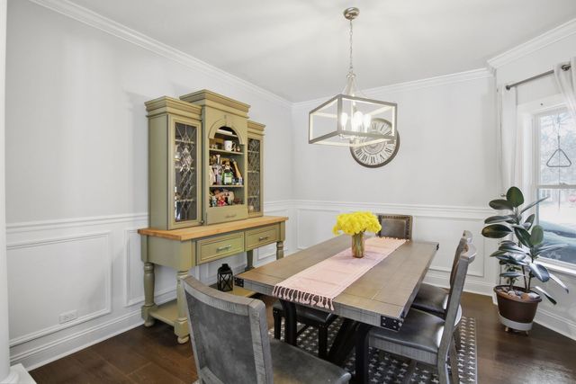 1022 Rosewood Drive, Carpentersville, IL 60110