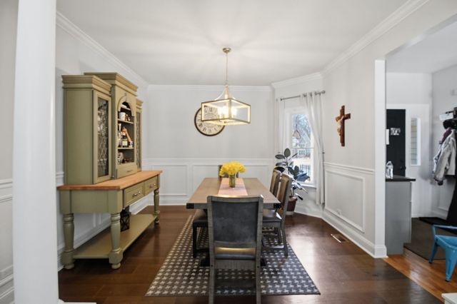 1022 Rosewood Drive, Carpentersville, IL 60110