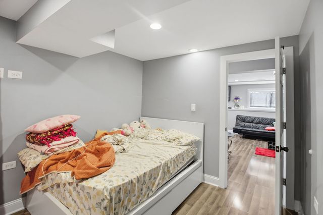 1022 Rosewood Drive, Carpentersville, IL 60110