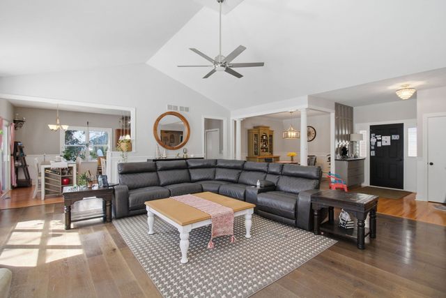 1022 Rosewood Drive, Carpentersville, IL 60110