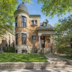2138 W Caton Street, Chicago, IL 60647