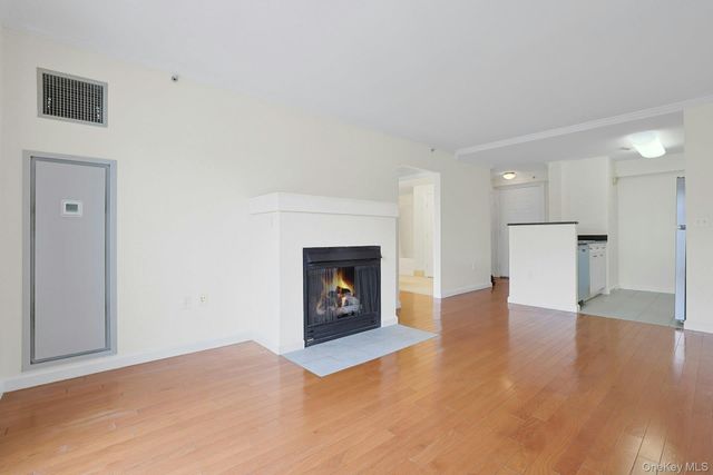 31 Greenridge Avenue 3M, White Plains, NY 10605