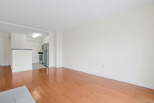 31 Greenridge Avenue 3M, White Plains, NY 10605