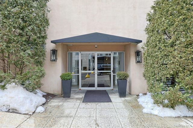 31 Greenridge Avenue 3M, White Plains, NY 10605