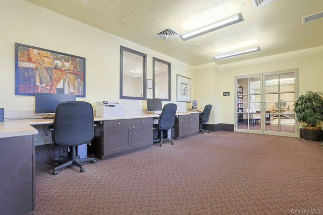 31 Greenridge Avenue 3M, White Plains, NY 10605