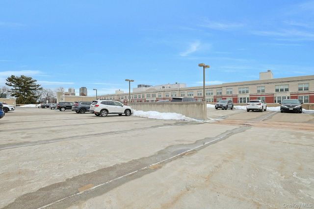 31 Greenridge Avenue 3M, White Plains, NY 10605