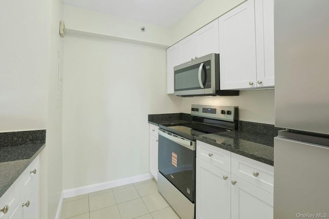 31 Greenridge Avenue 3M, White Plains, NY 10605