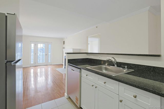 31 Greenridge Avenue 3M, White Plains, NY 10605