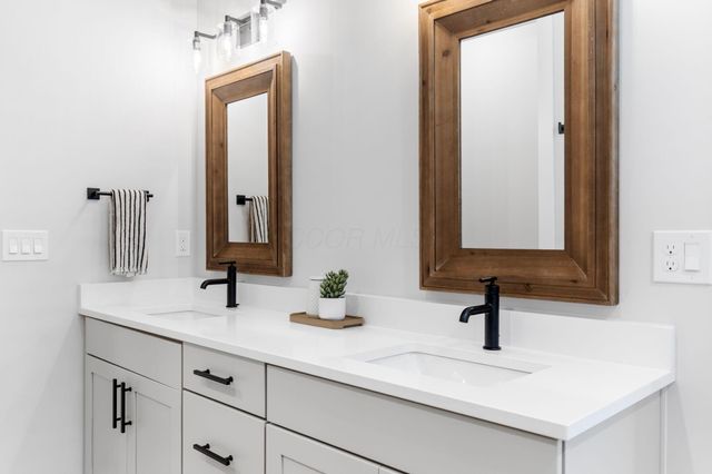 5599 Piatt Road, Lewis Center, OH 43035