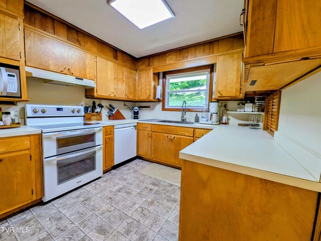 2364 Mountain Drive, Kingsport, TN 37664