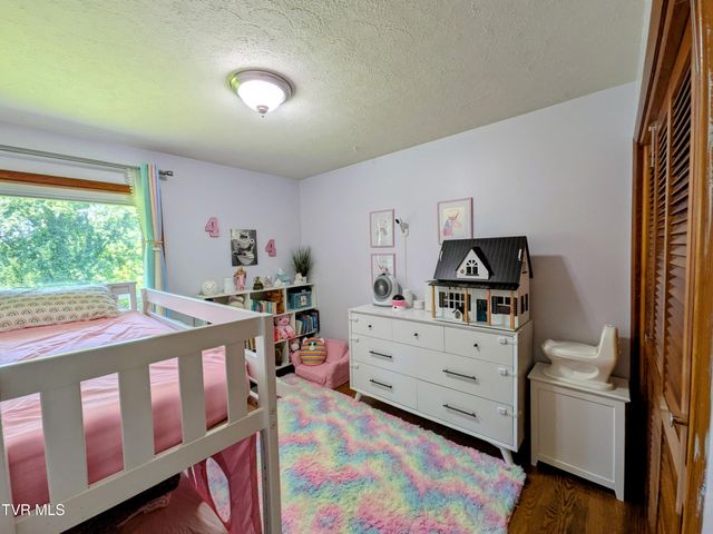 2364 Mountain Drive, Kingsport, TN 37664