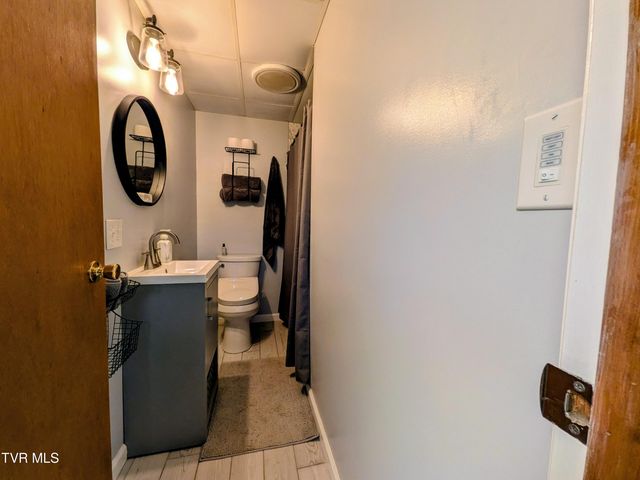 2364 Mountain Drive, Kingsport, TN 37664