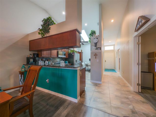 39650 US HWY 19 N, Tarpon Springs, FL 34689