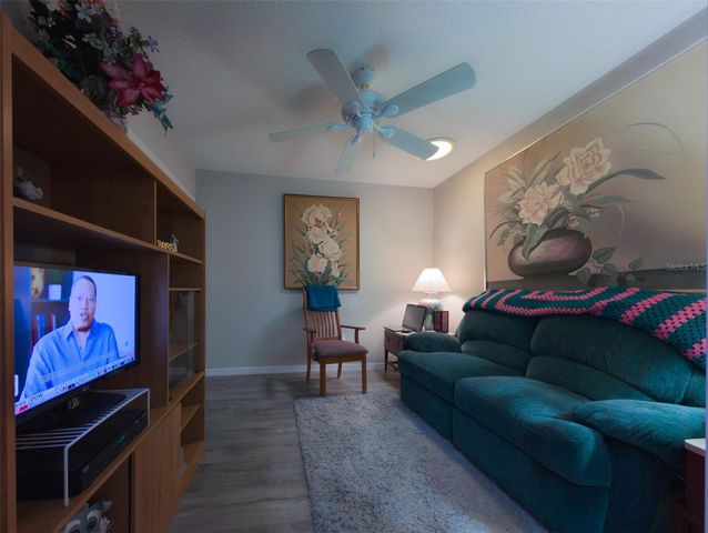 39650 US HWY 19 N, Tarpon Springs, FL 34689