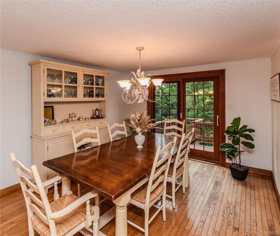 7 Colleen Lane, Wallkill, NY 12589