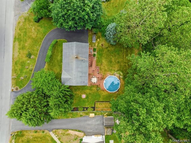 7 Colleen Lane, Wallkill, NY 12589